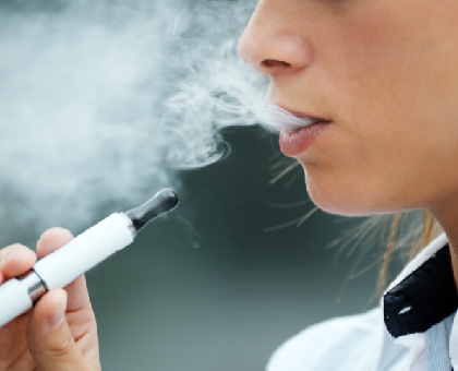 La e-cigarette finalement plus toxique que la cigarette normale ?