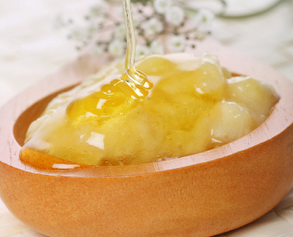 Masque oeuf-miel pour cheveux secs