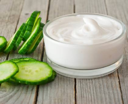 Soins pour peau grasse et peau sèche à base d'oeufs