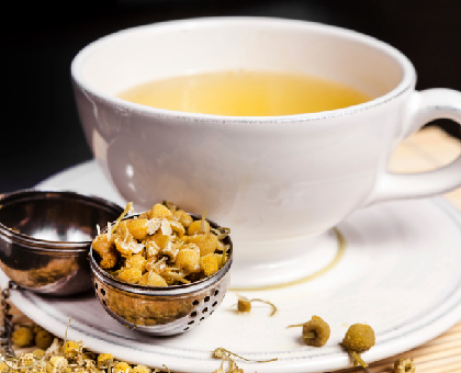 Une infusion de camomille pour calmer les nausées