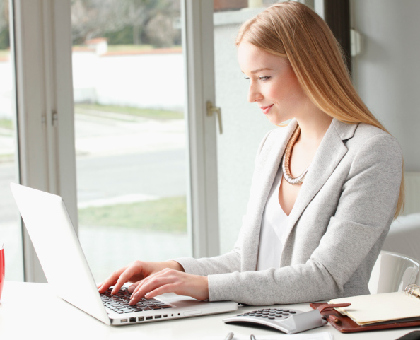 Travail sur ordinateur : adoptez la bonne position !