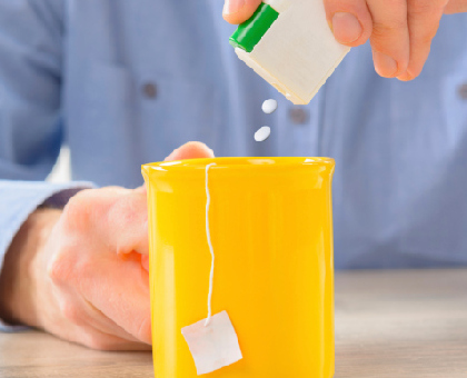 Stevia, aspartame... permettent-ils vraiment de réguler son poids ?