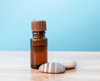 Help, une solution naturelle aux huiles essentielles contre ce bouton de fièvre !