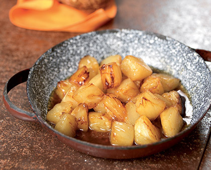 Poêlé d'ananas au rhum et au sucre roux