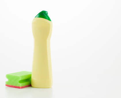 Et si l’eau de javel favorisait certaines infections chez les enfants ?