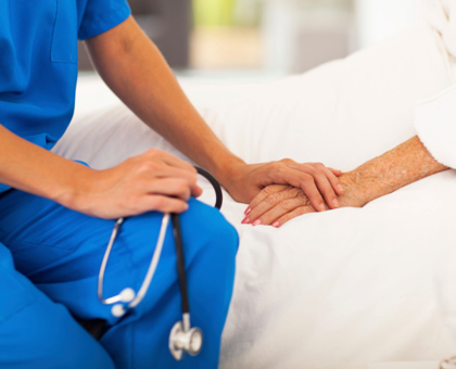 Les médecins français cachent-ils la vérité à leurs patients ?