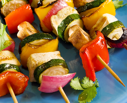 Brochettes de légumes au tofu