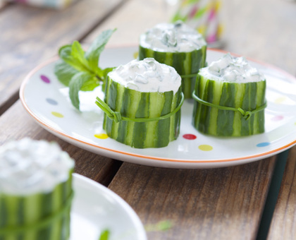 Bouchées craquantes de concombre au basilic
