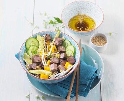 Salade exotique au magret de canard Montfort mariné au gingembre et au citron vert