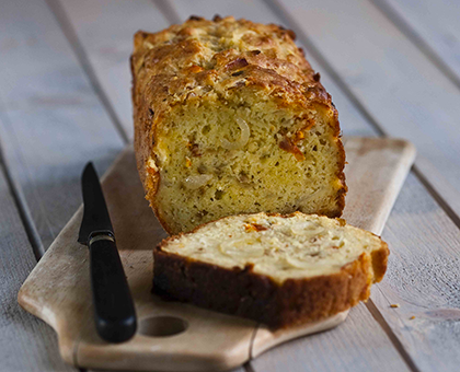 Cake aux oignons et aux tomates confites