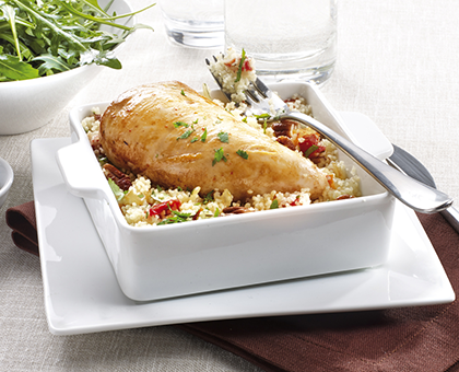 Filet Minute de Poulet sur lit de semoule aux saveurs exotiques