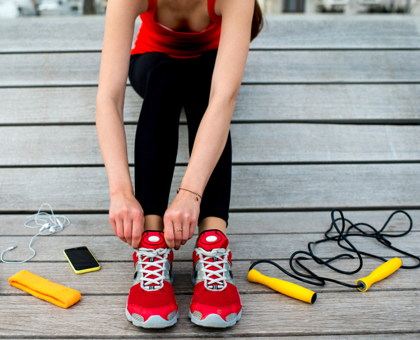La corde à sauter : comment l'utiliser pour perdre du ventre et se muscler les fesses ?