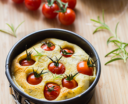 Clafoutis de tomates cerise à l'huile d'olive et au romarin