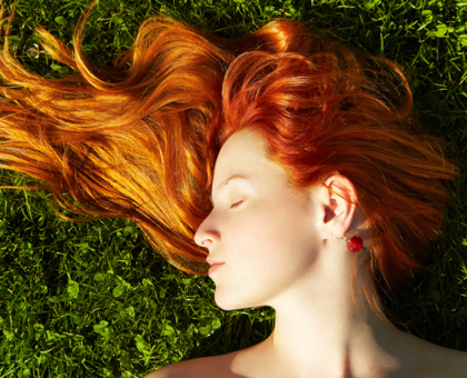 Avez-vous les bons réflexes pour prendre soin naturellement de vos cheveux ?