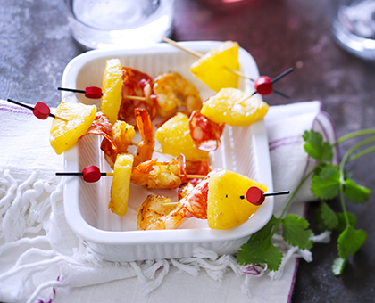Brochettes d'ananas, crevettes et chorizo