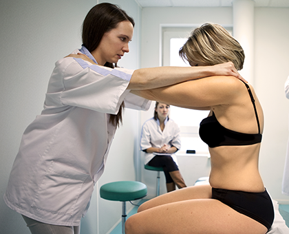 5 conseils d'un ostéopathe pour des vacances sans douleurs