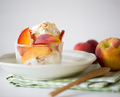 Glace pêche et gingembre