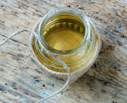 Solution naturelle anti-cernes aux huiles essentielles