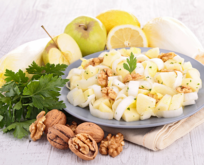 Salade d'endives aux pommes et aux noix