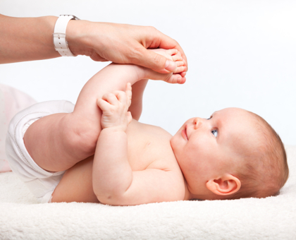 L’ostéopathie chez le bébé : oui ou non ?
