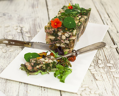 Terrine de Haricots Tarbais aux tomates séchées et herbes du jardin
