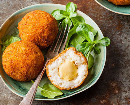 Croquettes de riz panées, coeur de Raclette RichesMonts fondante