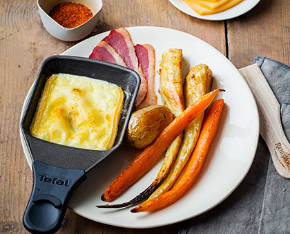 Raclette gourmande aux légumes rôtis au miel et magret de canard