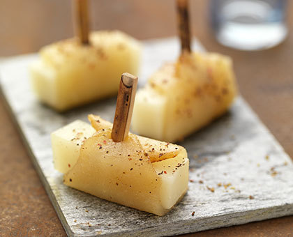 Bouchées de fromage Pur Brebis Pyrénées roulées aux tranches de poires fondantes