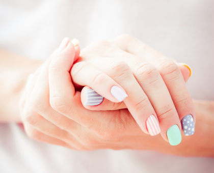 Des perturbateurs endocriniens dans nos vernis à ongles