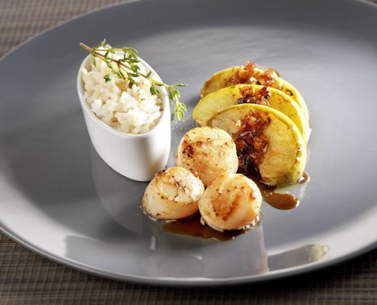 St Jacques, pommes et chutney