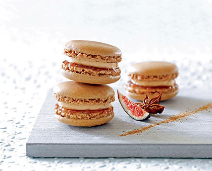 Macarons foie gras et confit de figues violettes