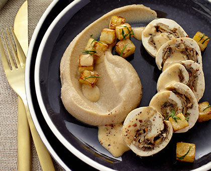 Roulé de volaille aux  champignons et purée douce