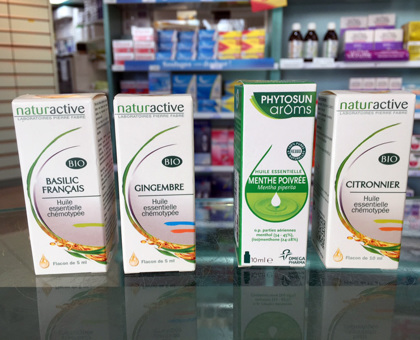 Des huiles essentielles à diffuser les lendemains de fête pour lutter contre la fatigue, les maux de tête et les mauvaises odeurs