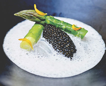 Bar à la crème de lait ribot et caviar