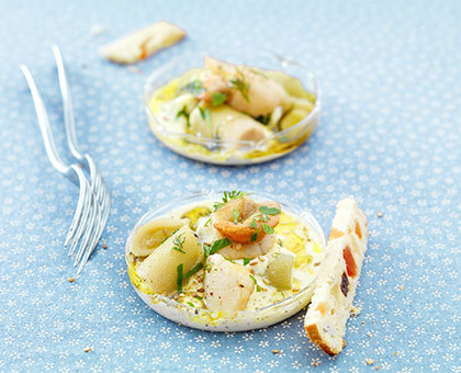 Noix de Saint-Jacques aux poireaux parfumées aux agrumes