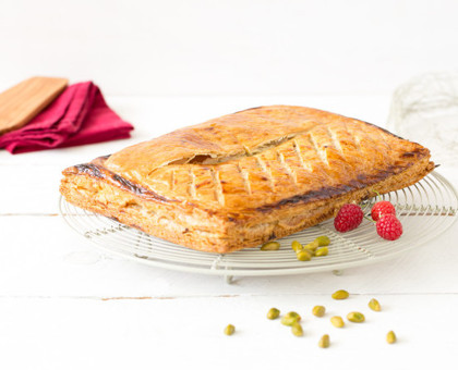 Galette des rois framboise-pistache
