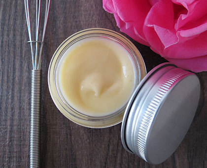 Apprenez à réaliser vos cosmétiques naturels avec les ateliers Aroma-Zone