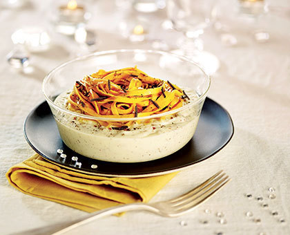 Tagliatelle au curcuma sur une mousse de choux fleur