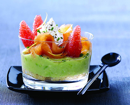 Tiramisu de saumon fumé, avocat, pamplemousse rose