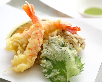 Tempura de crevettes et de légumes