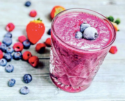 Smoothie milkshake aux myrtilles et baobab