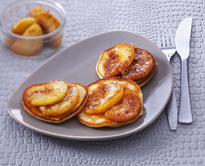 Pancakes aux pommes et au beurre