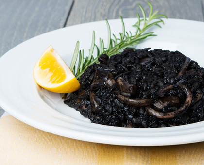Riz à l'encre de seiche