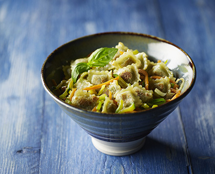 Julienne de légumes ravioles au basilic