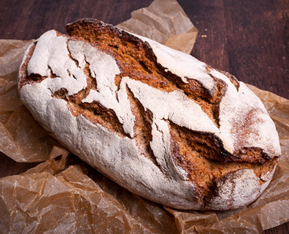 Pain à la noisette et à la moutarde