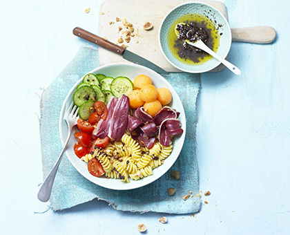 Power bowl de pâtes Fusilli,  aux légumes et magret de canard fumé au bois de hêtre Montfort