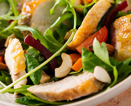 Salade de suprêmes de pintade aux fruits secs