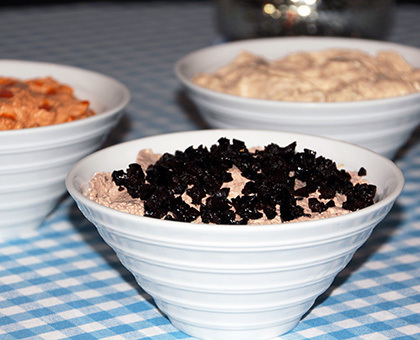 Mousseux d’olives noires au fromage fouetté