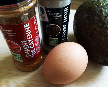 Soin anti-âge pour les cheveux à l'avocat et au piment