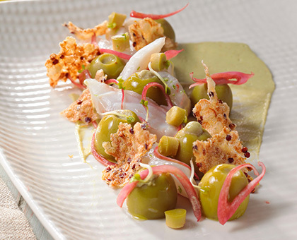 Daurade marinée au citron vert, et crème d’avocat à l’olive verte